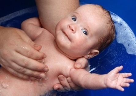 Bebek Nasıl Yıkanır Bebeğe Banyo Yaptırmak