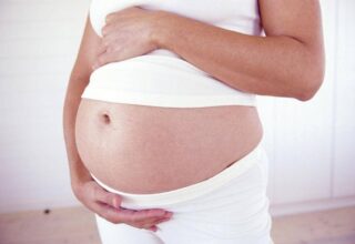 Karında Seğirme Hamilelik Belirtisi mi?