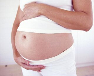 Karında Seğirme Hamilelik Belirtisi mi?